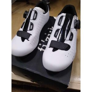 Fizik TEMPO OVERCURVE R5 White/Black Size 39 EUR or 6 3/4 US NEW IN BOX